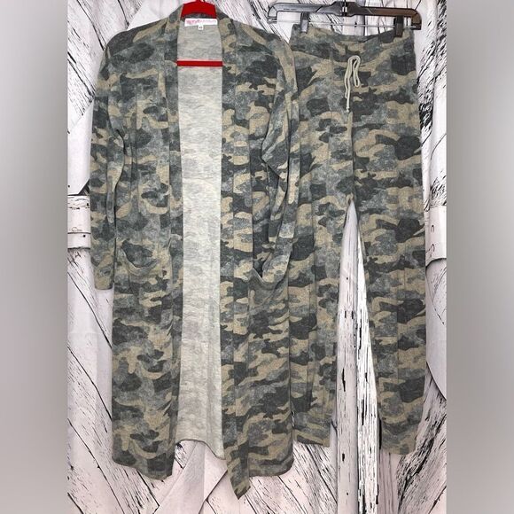 Hippe Beach Bum Camouflage Cardigan & Joggers XS/S - Picture 1 of 8